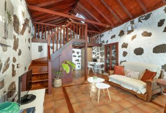 Casa Aregume has Balcony rooms