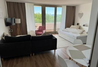 1 Zimmer Wohnung mit Balkon und K  che has Balcony rooms