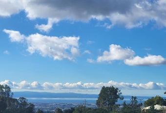 Country Cottage on Prvt Estate w Ocean Views has Balcony rooms