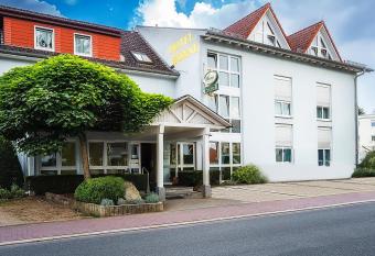 Hotel Sonne has rooms with a private hot tub