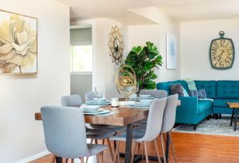 Cozy, Tempe Getaway! Prime Location, Sleeps 8 has Balcony rooms