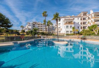 Cosy calahonda has Balcony rooms