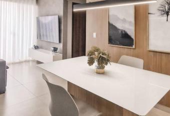 Apartamento Inteiro - Royale allows 18 year olds to book a room