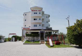 Hotel Monte Rei has Balcony rooms