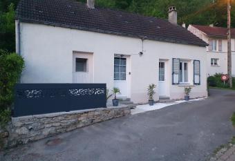 La Maison du Druide has Balcony rooms