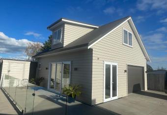 STUDIO42 allows 18 year olds to book a room