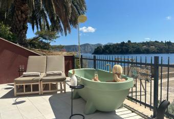 SeaZen Luxury Seaside Apartment Korcula has Balcony rooms