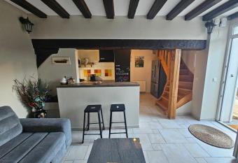 Le Vinci /Maison pr  s du ch  teau has Balcony rooms