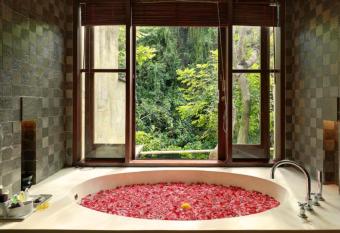 Ari Ayra 1 BR Private Pool Villa JU013 allows 18 year olds to book a room