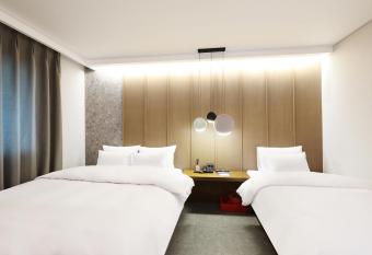 Browndot Incheon Airport New City allows 18 year olds to book a room