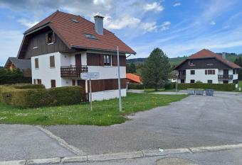 Le chamois mont d or has Balcony rooms