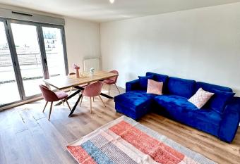 Magnificent apart Paris Bagnolet 401 with view has Balcony rooms