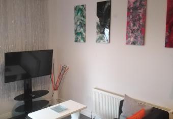 Stunning 1-Bed Apartment in Carrick-On-Shannon allows 18 year olds to book a room