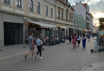 Darris Apartament Ultracentral allows 18 year olds to book a room