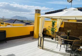 Excelente Apartamento   tico allows 18 year olds to book a room