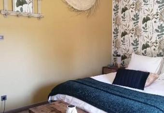 chambres dans les Alpilles les jardins de meyrol has Balcony rooms