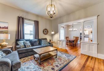 Perfectly located historic bungalow in Wichita's Delano district has Balcony rooms