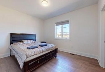 Ensuite bedroom near Wonderland Vaughan allows 18 year olds to book a room
