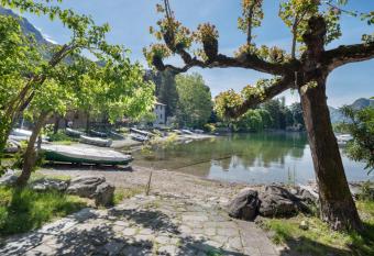 Casa Riva Bianca Lierna has Balcony rooms