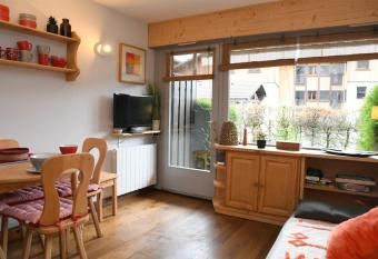 Appt 4 personnes Samo  ns has Balcony rooms