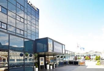 Novotel Birmingham Airport allows 18 year olds to book a room