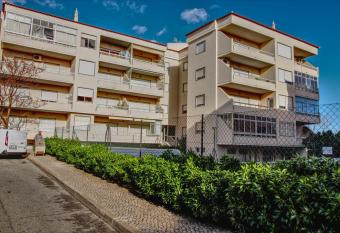 Vacation Apartment in Quarteira allows 18 year olds to book a room