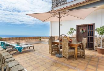 Amazing Country House With Ocean has Balcony rooms