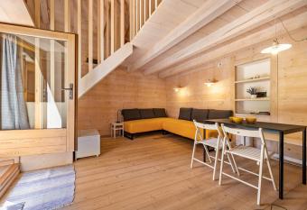 Wunderchalet has Balcony rooms