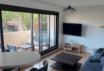 Appartement de charme au coeur de Perpignan allows 18 year olds to book a room