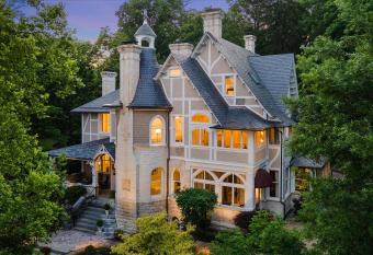 The Historic Inn at Oakdene has Balcony rooms