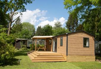 Camping le Pr   des Moines has Balcony rooms