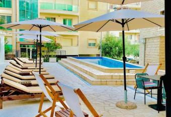 Apartment Becici has Balcony rooms