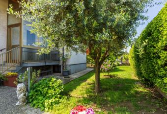 Le Rose has Balcony rooms