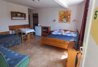 POKOJE GO  CINNE - 2 minuty do pla  y has Balcony rooms