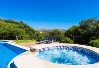 Es Puchet has Balcony rooms