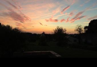 Belhadef has Balcony rooms