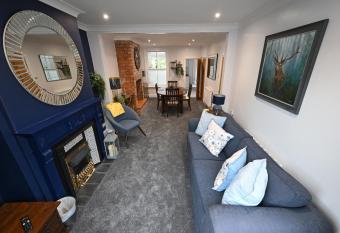 Wisteria Cottage allows 18 year olds to book a room