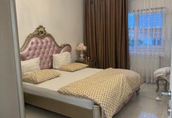 Casa cris has Balcony rooms