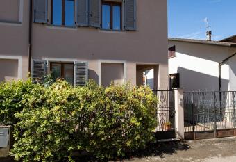 Casa del Gelsomino has Balcony rooms