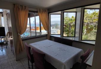 Caba  as Villa Alegre has Balcony rooms