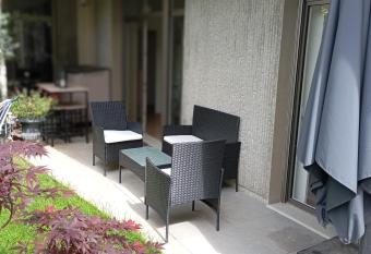 Spacious nest with beautiful garden and terrace has Balcony rooms