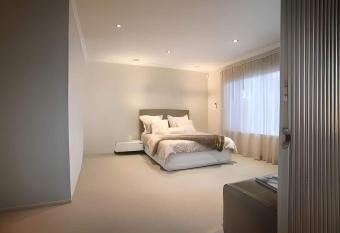 2 Bedroom Near Nepean Hospital & Penrith allows 18 year olds to book a room