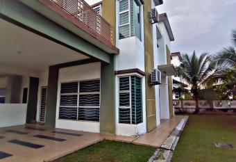 KLIA Airport Homestay 9 has Balcony rooms