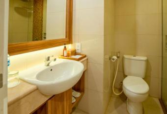 Gloxinia 1 BR Superior Room AN14 allows 18 year olds to book a room