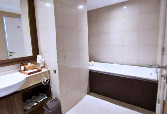 Diana Suite 1 BR JU20 allows 18 year olds to book a room