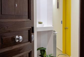 La Chicca Apartments Castellammare Di Stabia has Balcony rooms