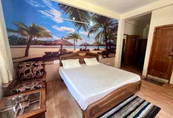 GK Guest House allows 18 year olds to book a room