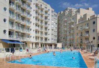 ZILT -Stijlvol appartement in Residentie Zeezicht - tot 4 personen allows 18 year olds to book a room