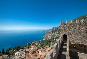 Le COQ Grimaldi - WiFi - Quiet - Unusual allows 18 year olds to book a room