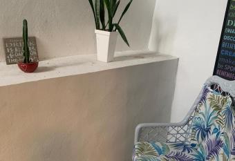 Mi lugar de descanso allows 18 year olds to book a room